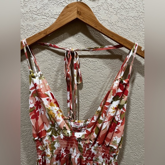 NWT ELLE HALTER TOP SPRING JUMPSUIT - Picture 10 of 10